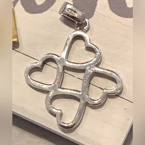 925 Sterling Silver Hearts 💕 Pendant.